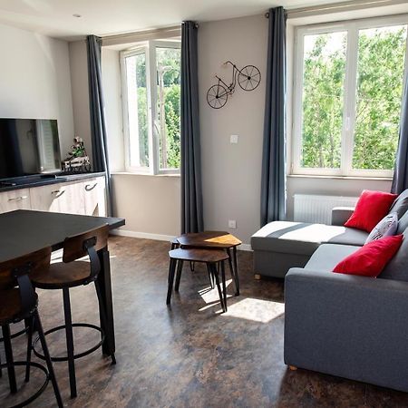 La Batisse L'Arbre Beige Appartement Le Petit-Abergement Buitenkant foto